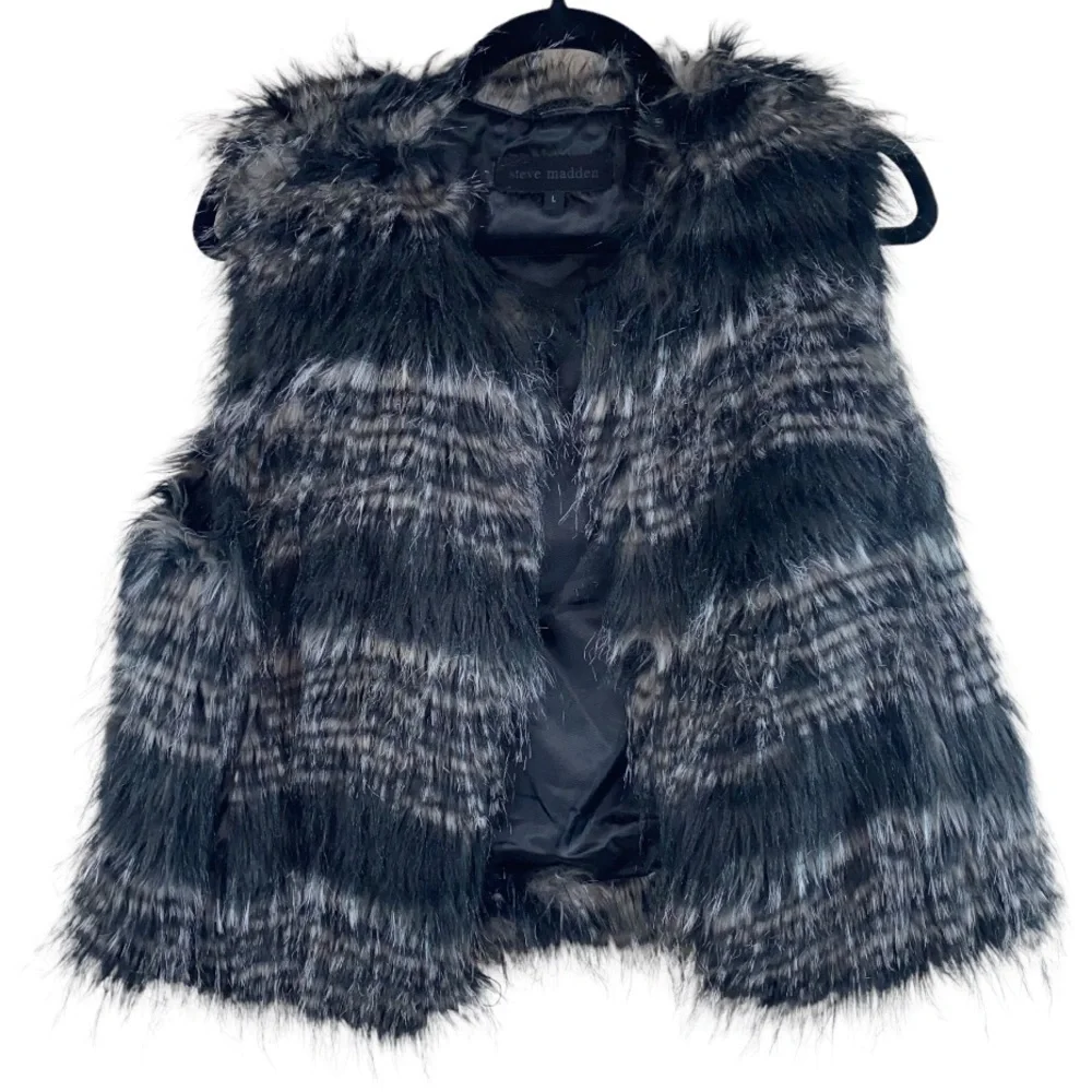 Steve Madden‎ Black and Gray Patterned Furry Vegan Faux Fur Vest Size: L